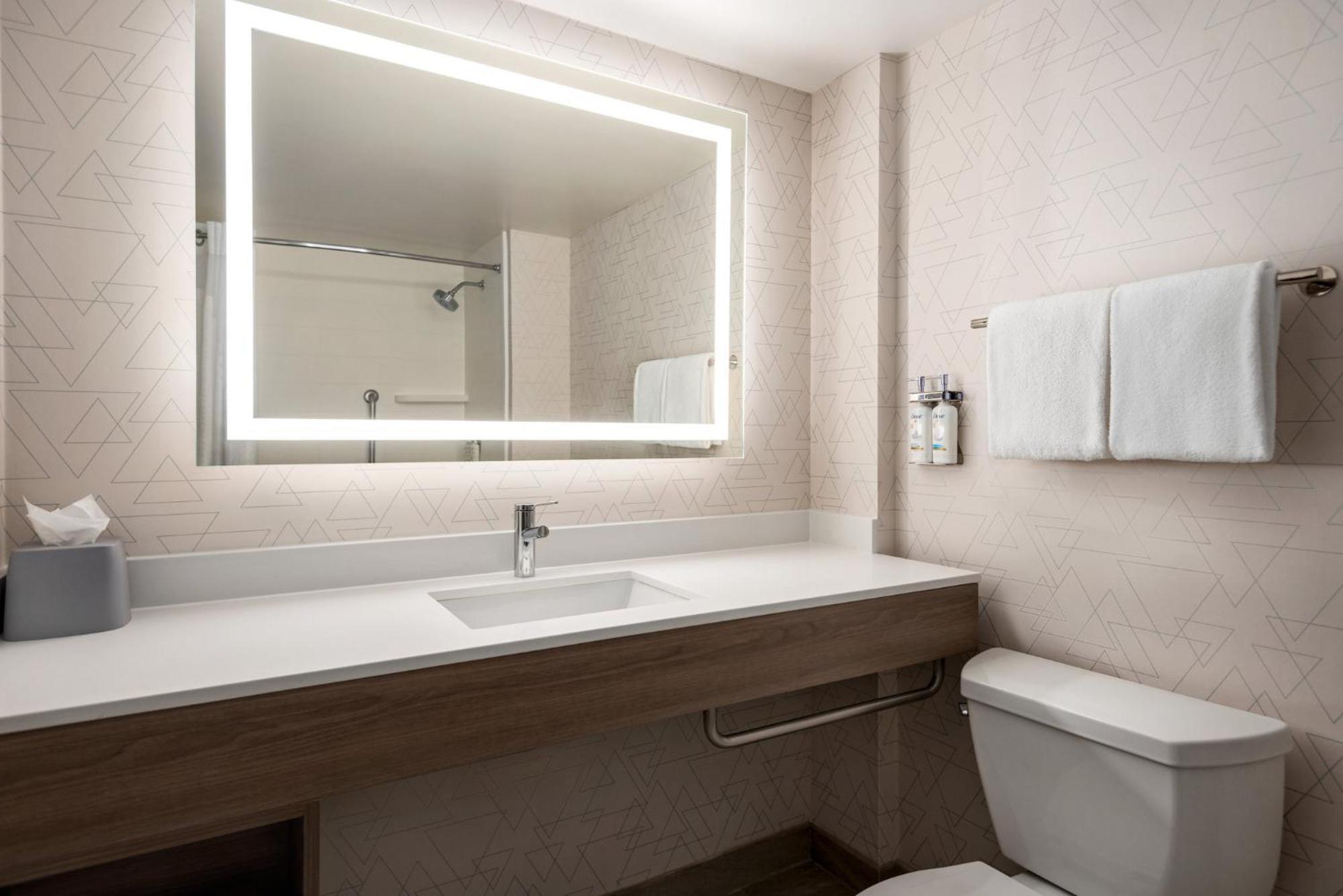 Holiday Inn Express & Suites Mobile West I-10 By Ihg Tillmans Corner Exteriér fotografie